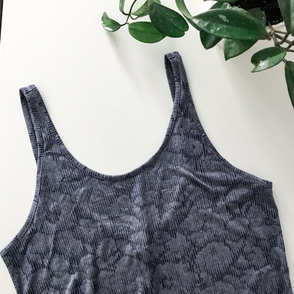 Under Armour Workout Tank - Picture 2 of 4